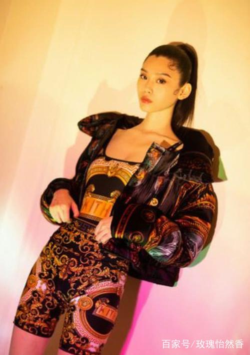 奚梦瑶晒聂小倩妆,却被下半身泳裤抢镜?网友:有一种美叫做穿越