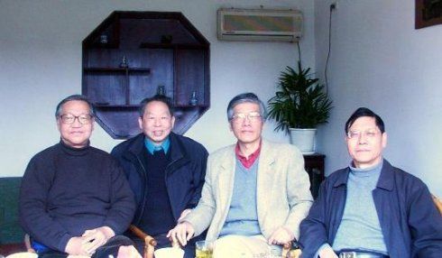 左起:张孝博,朱松龄(儿童文学作家,原