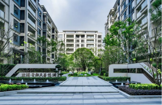 龙湖为贵阳带来的产品中,不管是高层,别墅,还是洋房,均做到精益求精