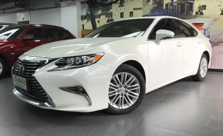 雷克萨斯 es es200 精英型 白色 自动档