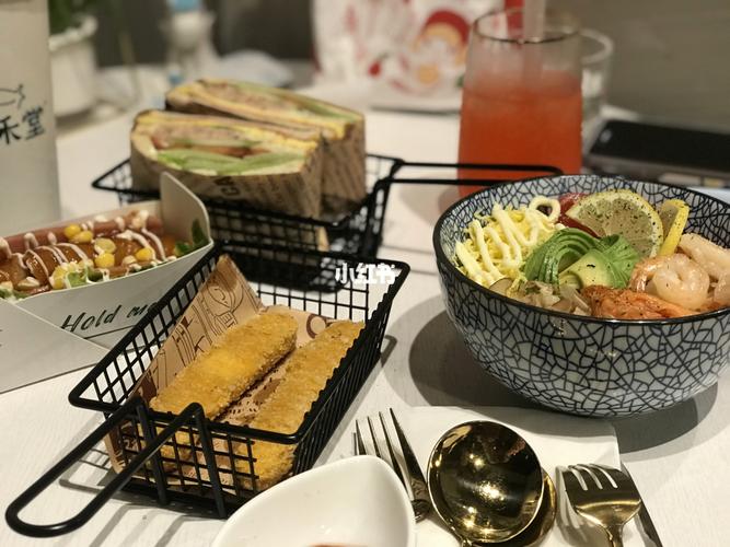 梅州探店|70%轻食馆_轻食_探店_金枪鱼_咸蛋黄_热狗_三明治_牛油果_穿