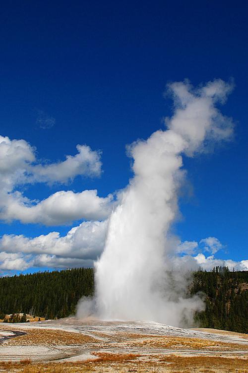 美国黄石公园老忠实喷泉