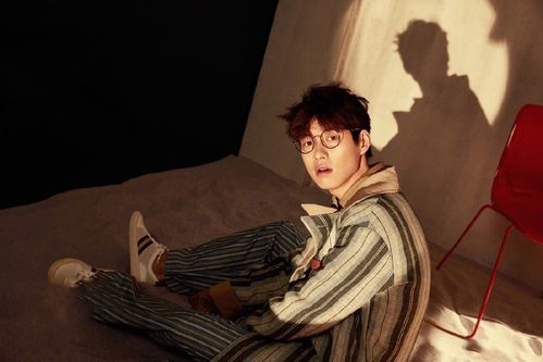 魏大勋时尚杂志图片56