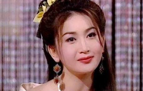 估计很多70后,80后对温碧霞都不陌生,在上世纪90年代,当时电脑