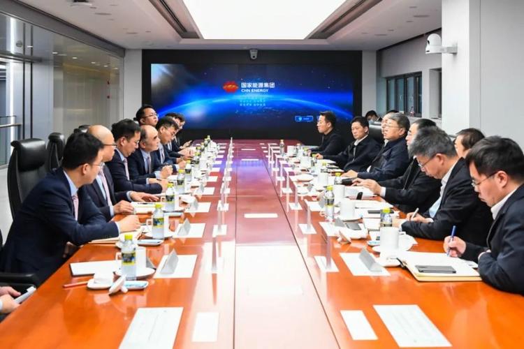 国家能源集团党组成员,副总经理冯树臣,阳光电源副总裁吴家貌,彭超才