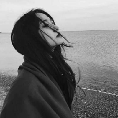 qq黑白头像女生霸气高冷范 不拖不欠不会再见