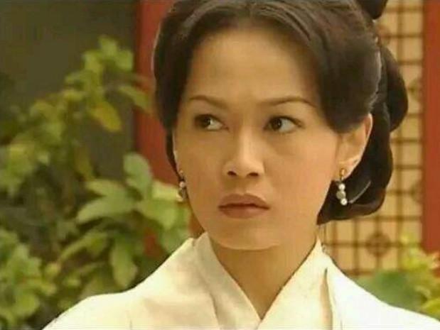 她曾是tvb五美,入行20年一直跑龙套,今大变样让人认不