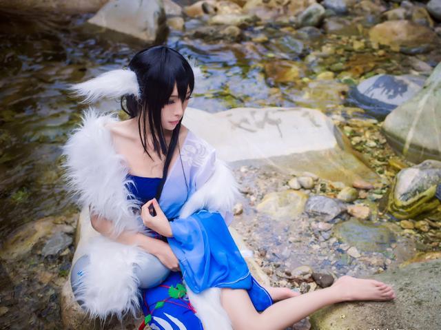 cosplay:不穿鞋光着脚的涂山雅雅,原来可以这么漂亮