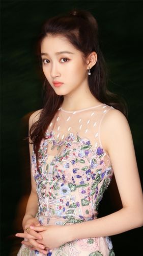 关晓彤美图:迷人的风格,优雅万分!