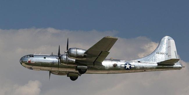 b29从成都起飞空袭日本,在目标上空无法投弹,机长:小妖精作怪|轰炸机