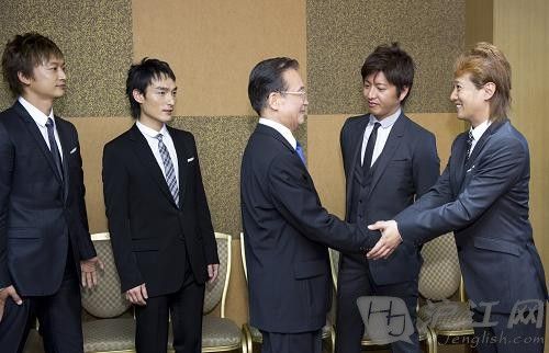 编辑点评:日本时间16日下午2点,smap成员木村拓哉亮相北京,为即将于