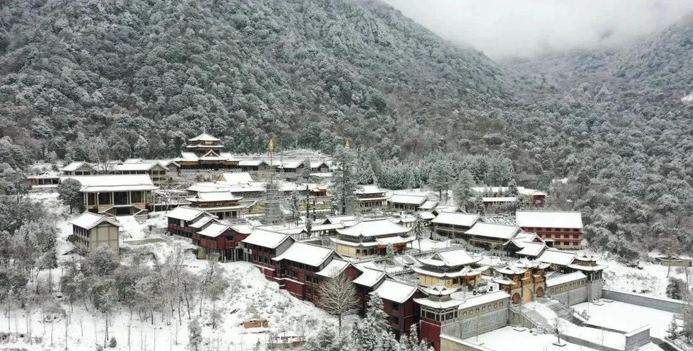 冕宁灵山寺藏不住的绝美风光