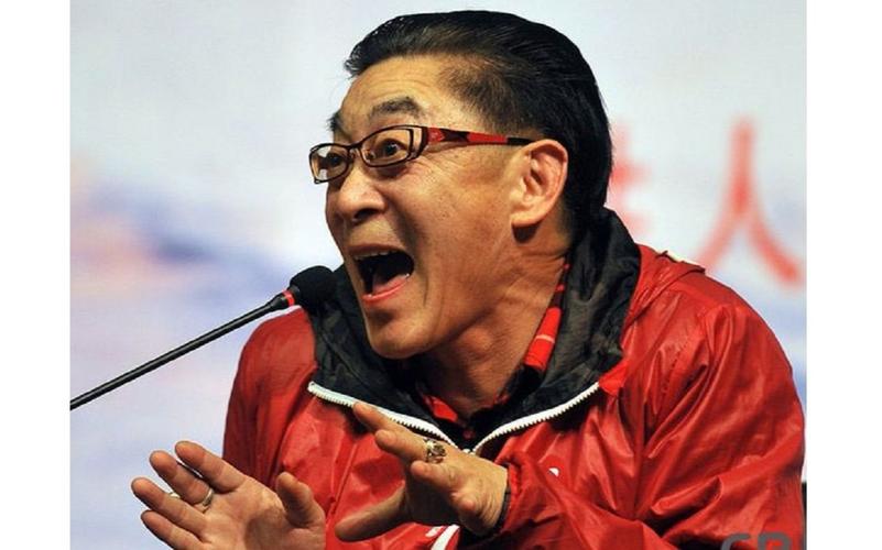 六小龄童老师又有安检员把我拦下来了还说我这身份证是假的