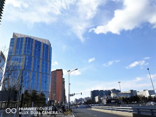 华为nova 2s上手体验:"四摄"拍照性能和高颜值很亮眼!