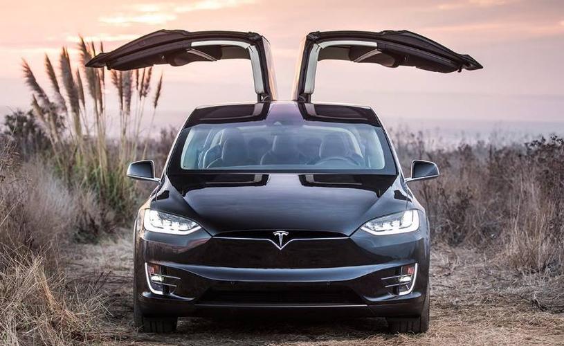 汽车 正文  特斯拉确实很有技术感,比如我就完全不知道车门怎么开