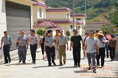 南涧县人大常委会组织机关干部到凤庆学习交流