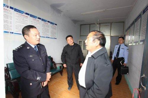 夏邑县公安局 局长高圣伟深入"一村一警一干一员一台"