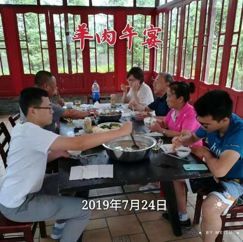 二叔在三女儿马明彧和外孙陪同下来