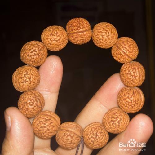 山桃核手串怎么养红