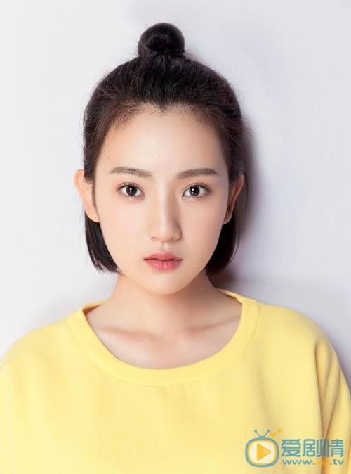 急诊科医生刘苗是谁扮演的急诊科医生刘苗扮演者孙艺宁个人资料写真