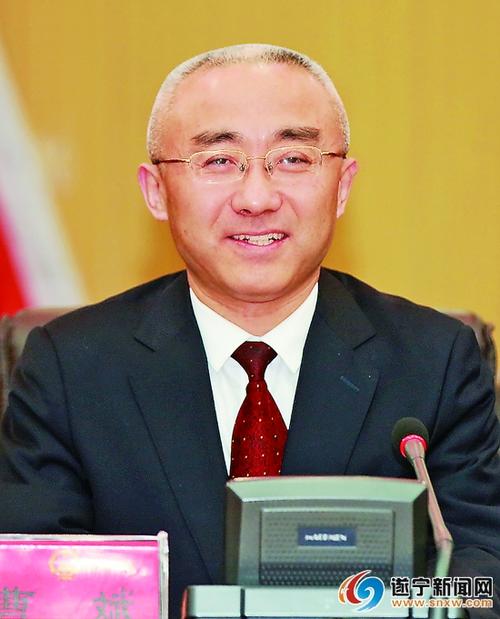 曹斌在闭幕大会上讲话