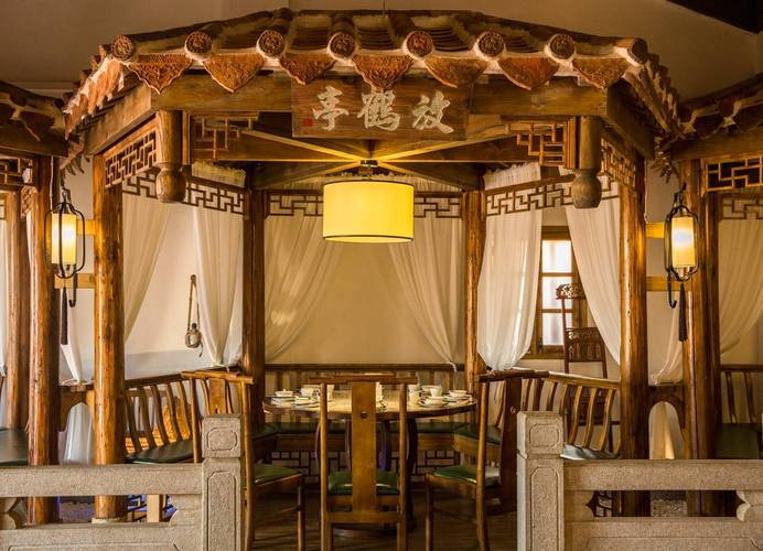 晋江首家1000㎡古厝餐厅,把闽菜做成了西餐,竟然还惊动了米其林!