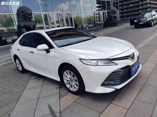 18年丰田凯美瑞自动20首付5000开走精品车况