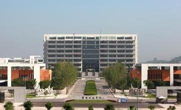 5 重庆科技学院,以石油专业为基础的工科学校,校园布置紧凑,与其他