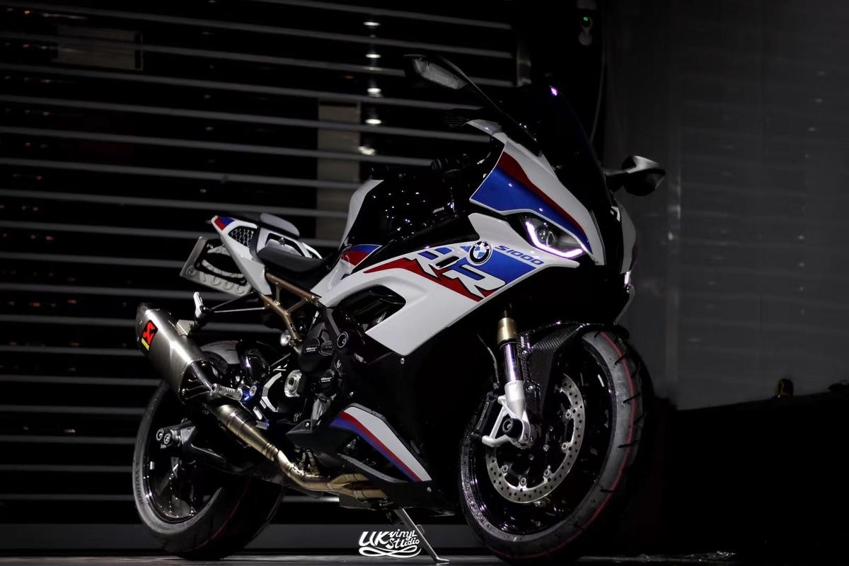 立于不败之地的摩托车就是宝马s1000rr