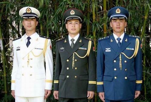 解放军07式新军装大揭密:详细解读级别资历章(图)