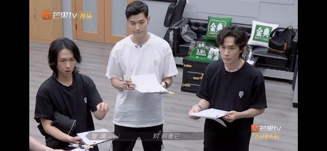 james李铢衔的手怎么了 李铢衔和李承铉什么关系为什么不讲韩语