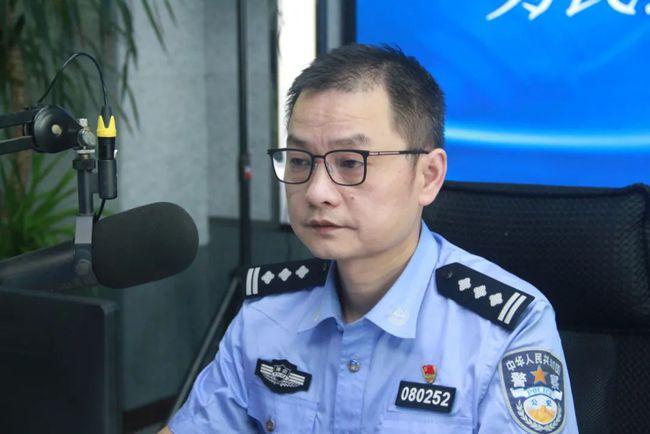 怀化市公安局鹤城分局党委副书记,常务副局长 刘强政策解答:1,曾先生