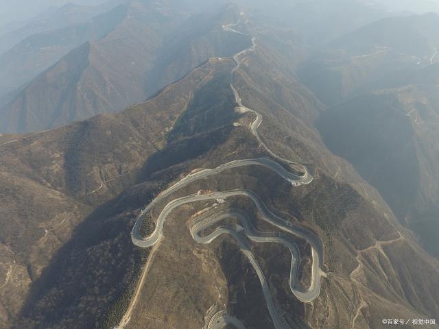陕西西安,航拍西安骊山最美盘山路