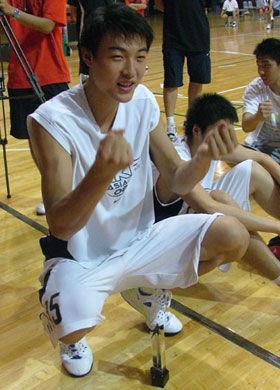 张大宇:从打篮球就想去nba 被亚篮网点评不开心