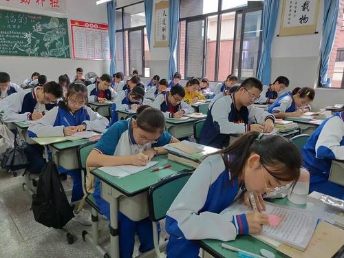 丨图源内江翔龙中学
