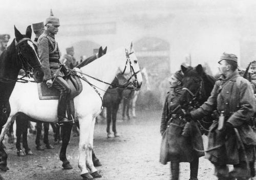 此后马肯森变得越来越低调,只在威廉二世时去了一趟荷兰,1945年德国