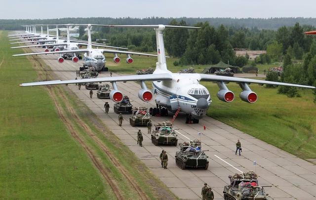 所谓战略运输机,其在战略投送方面发挥着极为重要的作用,而美军所谓的