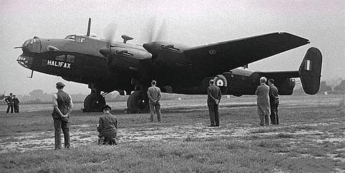 二战英国哈利法克斯轰炸机,人们知道兰开斯特,却很少知道这一款