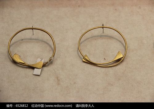 金耳环