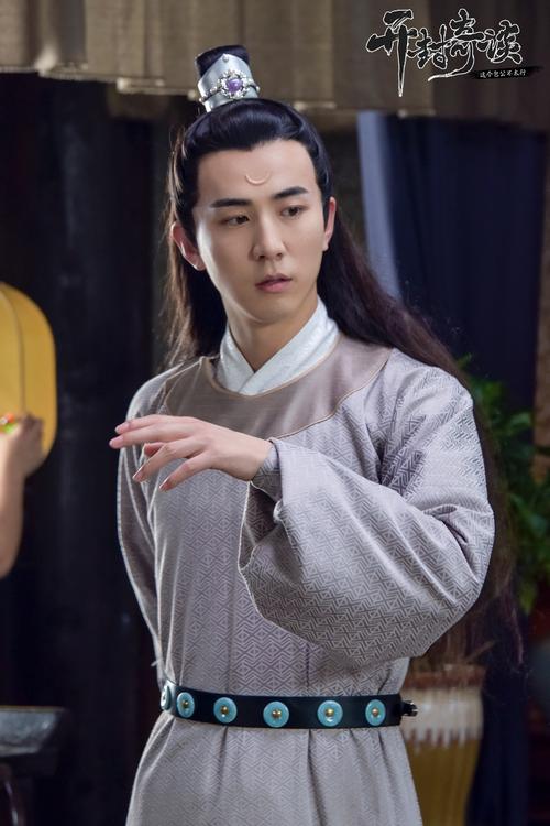 李川版"最白包拯"人气猛增 《开封奇谈》播放量破两亿
