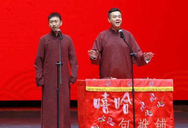 作为出色的相声团队,嘻哈包袱铺在高晓攀的领着下发展趋势依然是十分