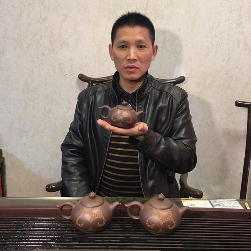 助理工艺美术师 周国君 《称心如意》 320cc 原矿紫泥