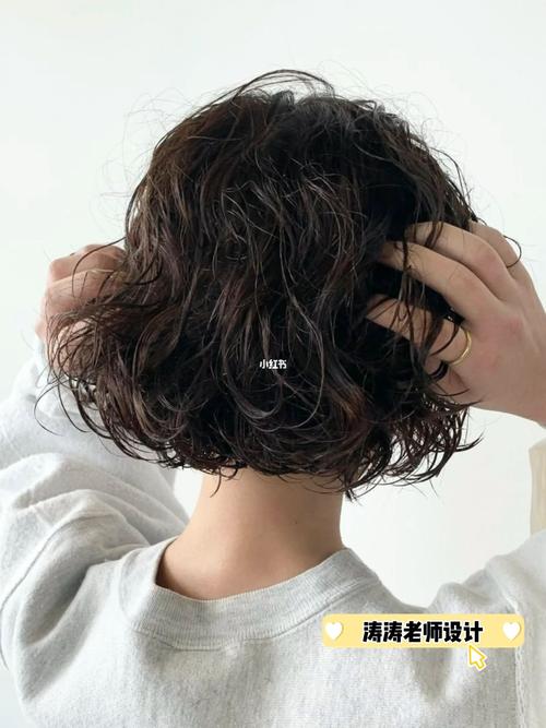 短发女生也可以尝试的卷发 中短发烫发女生发型蛋蛋卷