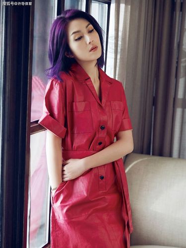 1974年的女星,北京的徐静蕾,香港的杨千嬅,你喜欢哪一个?