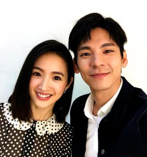 《花不弃》珍贵合照:林依晨林柏宏戏外撒糖,柳青芜差点没认出!