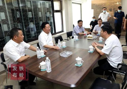 李士伟在开原调研电商企业