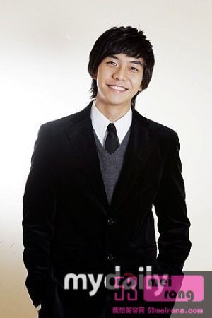 最受网民关注的十大韩国男明星排行榜