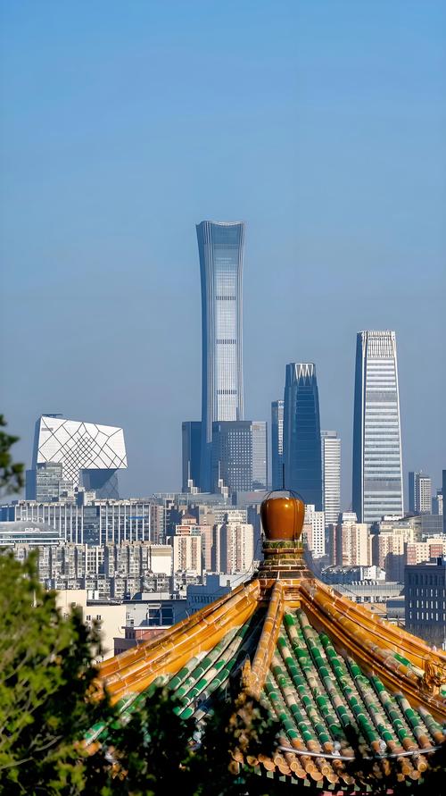 高度与层数:总高528米,地上108层,地下7层,是目前北京最高的摩天大楼