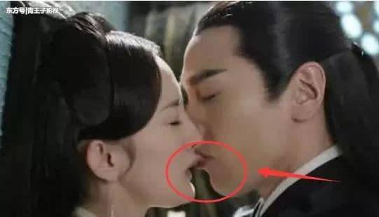 最另类的穿帮镜头,赵又廷这么吻杨幂,高圆圆没意见吗