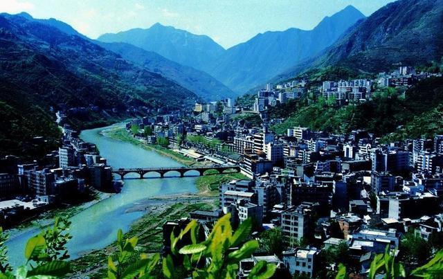 简读兴山:县名寓意兴群山,一河溢香传美名